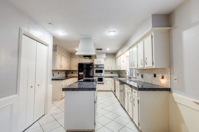 10222 Ella Lee Lane, Houston, TX 77042