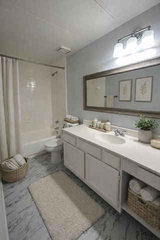 7126 Holly Hill Drive 108, Dallas, TX 75231