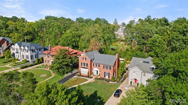 20 Ridgemoor Drive, Clayton, MO 63105