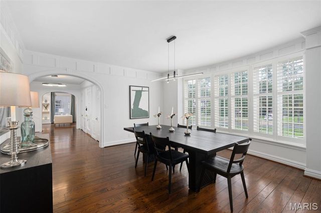 20 Ridgemoor Drive, Clayton, MO 63105