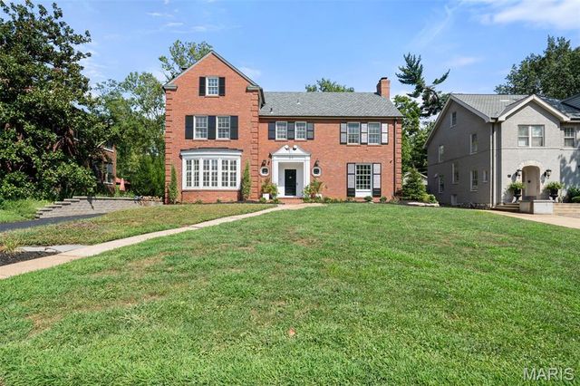 20 Ridgemoor Drive, Clayton, MO 63105