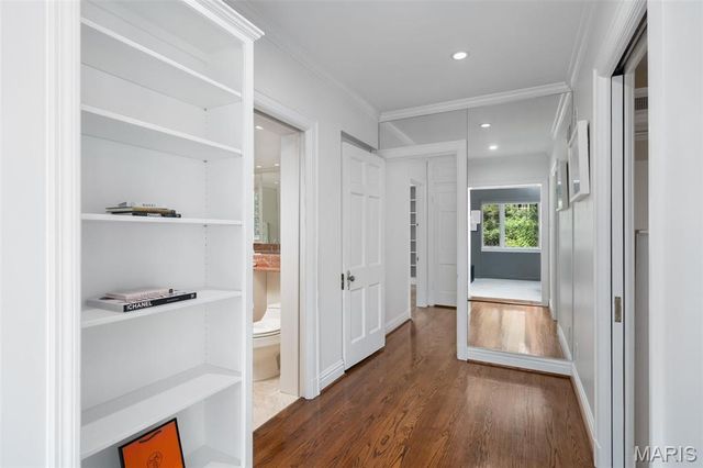 20 Ridgemoor Drive, Clayton, MO 63105