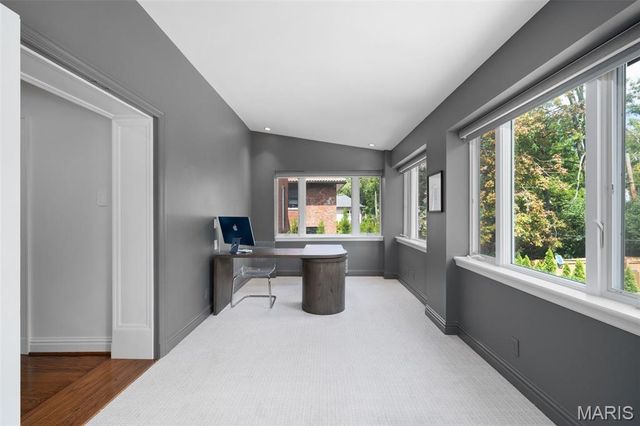 20 Ridgemoor Drive, Clayton, MO 63105