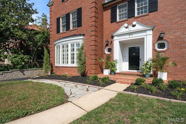 20 Ridgemoor Drive, Clayton, MO 63105