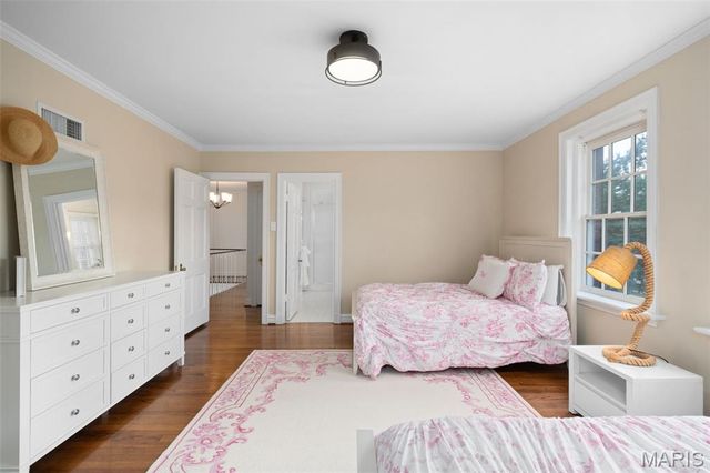 20 Ridgemoor Drive, Clayton, MO 63105