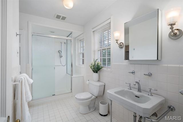 20 Ridgemoor Drive, Clayton, MO 63105