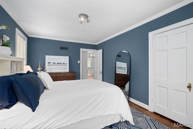 20 Ridgemoor Drive, Clayton, MO 63105