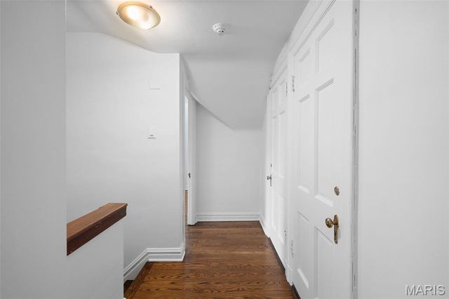 20 Ridgemoor Drive, Clayton, MO 63105