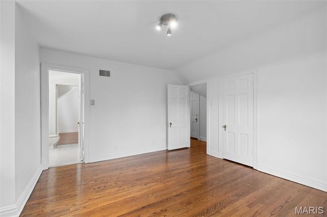 20 Ridgemoor Drive, Clayton, MO 63105