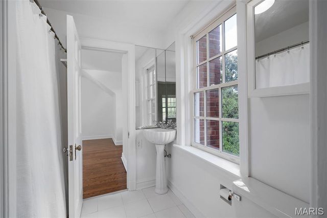 20 Ridgemoor Drive, Clayton, MO 63105