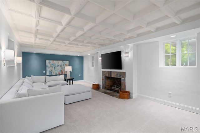 20 Ridgemoor Drive, Clayton, MO 63105