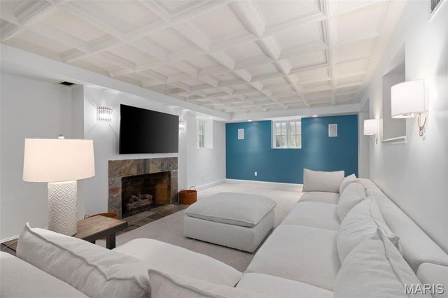 20 Ridgemoor Drive, Clayton, MO 63105