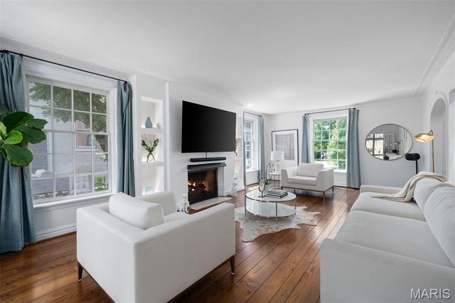 20 Ridgemoor Drive, Clayton, MO 63105