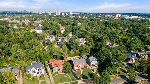 20 Ridgemoor Drive, Clayton, MO 63105