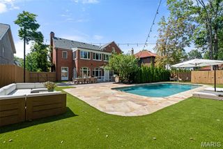 20 Ridgemoor Drive, Clayton, MO 63105