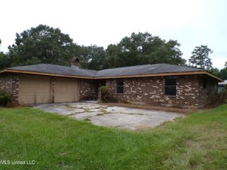 195 Will Thompson Road, Picayune, MS 39466