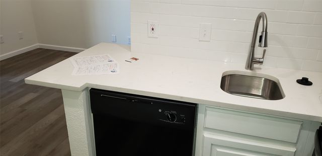 2300 Bamboo Drive N308, Arlington, TX 76006