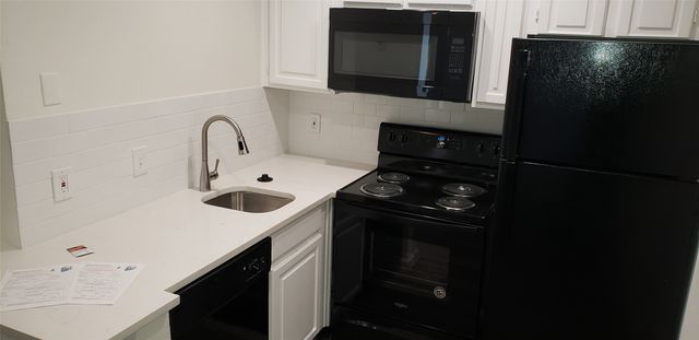 2300 Bamboo Drive N308, Arlington, TX 76006