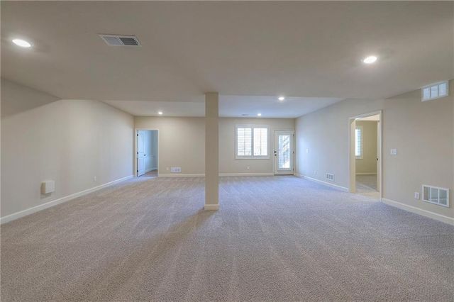 2926 SW Arboridge Drive, Lee's Summit, MO 64082