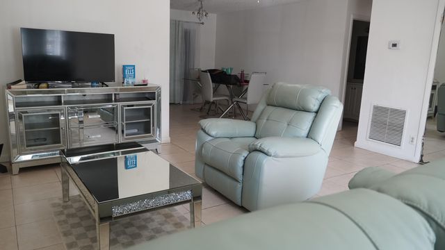 5805 NW Bosque Lane NW, West Palm Beach, FL 33415