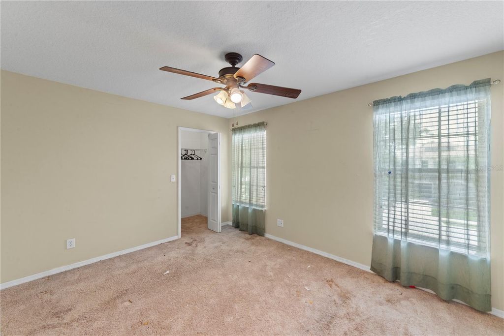 Image 12 of property listing at 6110 39TH COURT E, Bradenton, FL 34203