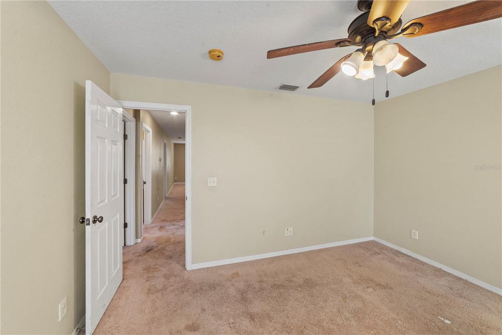 Image 20 of property listing at 6110 39TH COURT E, Bradenton, FL 34203