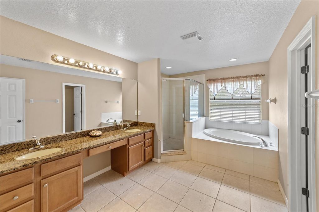 Image 24 of property listing at 6110 39TH COURT E, Bradenton, FL 34203