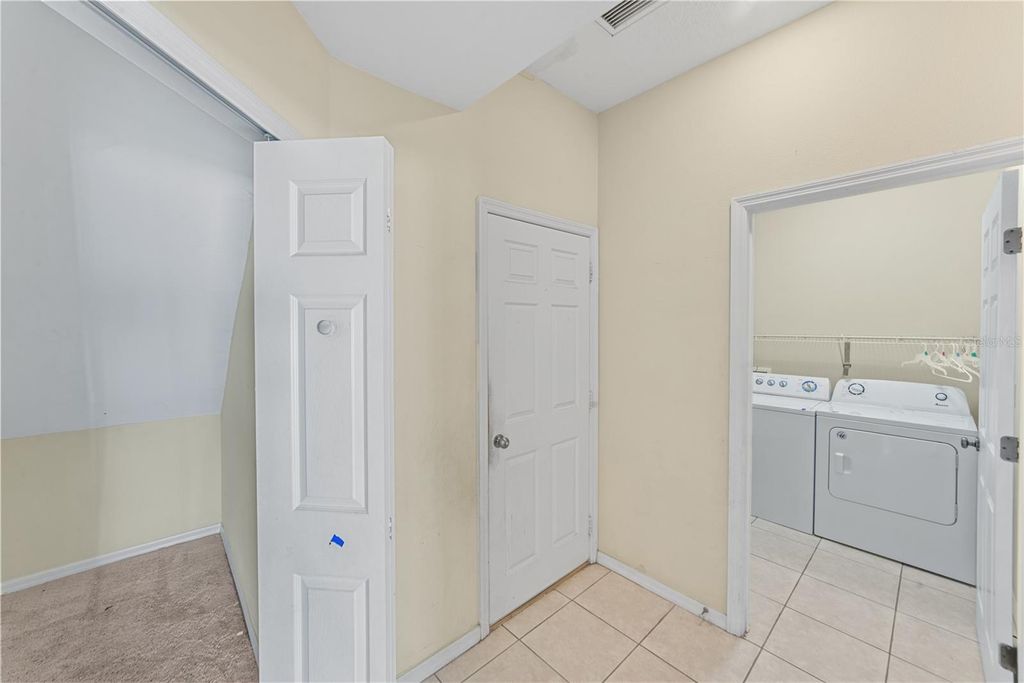 Image 32 of property listing at 6110 39TH COURT E, Bradenton, FL 34203