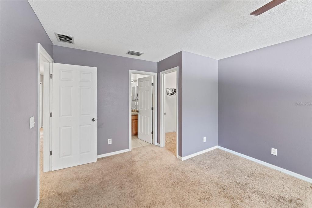 Image 6 of property listing at 6110 39TH COURT E, Bradenton, FL 34203
