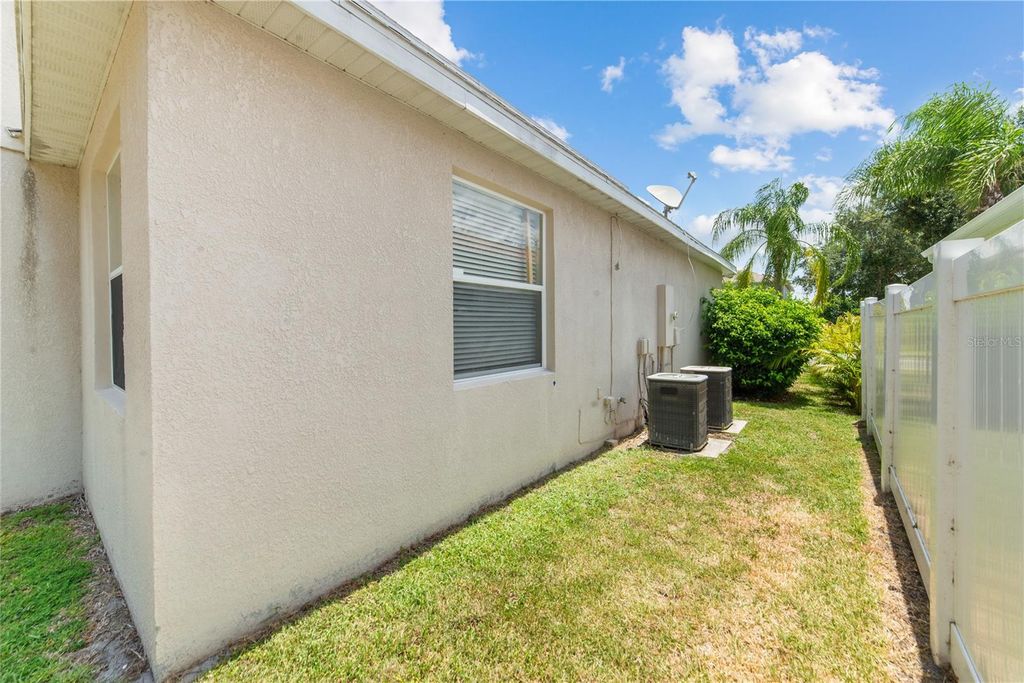 Image 52 of property listing at 6110 39TH COURT E, Bradenton, FL 34203