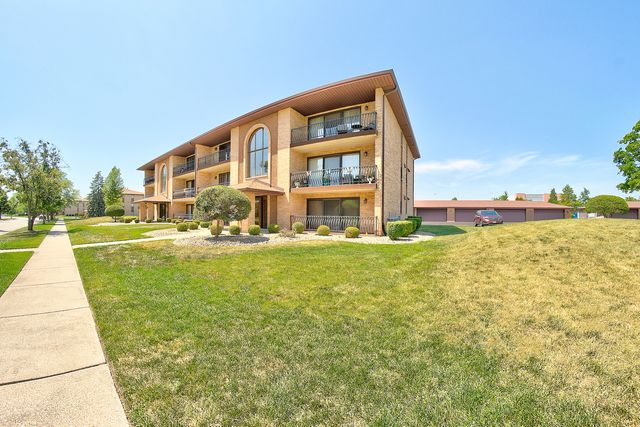 8300 160th Place 3E, Tinley Park, IL 60477