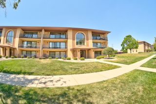 8300 160th Place 3E, Tinley Park, IL 60477