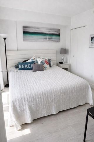 121 NE 34th St 814, Miami, FL 33137