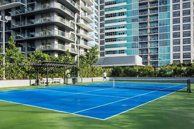 121 NE 34th St 814, Miami, FL 33137