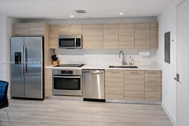 121 NE 34th St 814, Miami, FL 33137