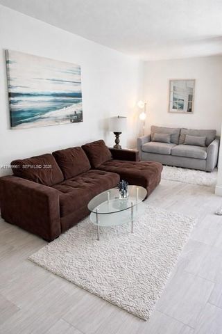 121 NE 34th St 814, Miami, FL 33137