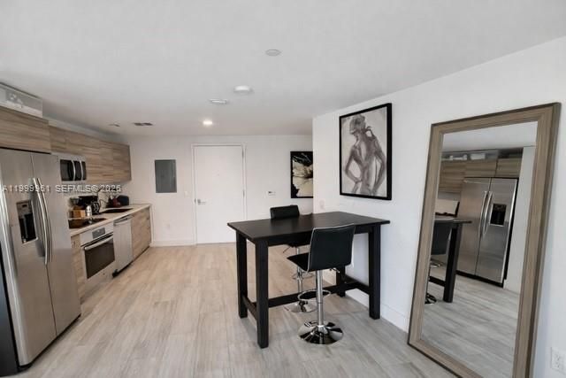 121 NE 34th St 814, Miami, FL 33137