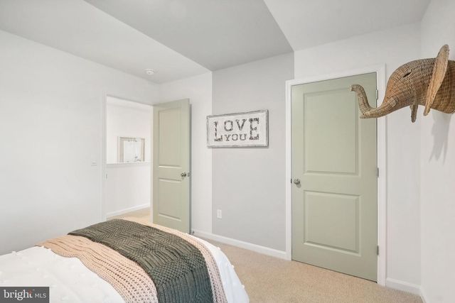 124 WOODFORD DR, Stephens City, VA 22655
