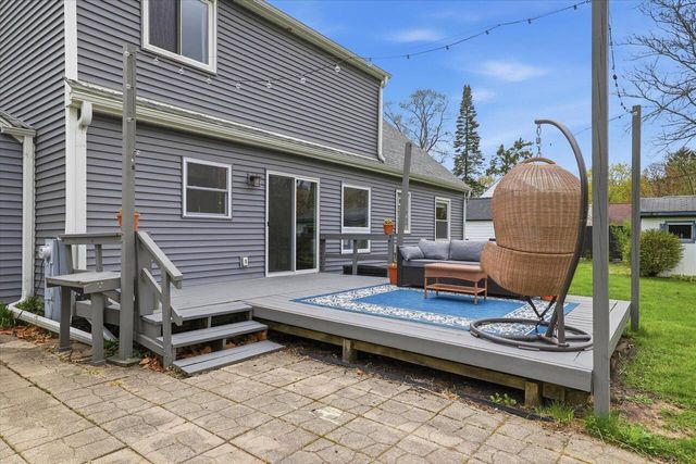 17814 Roosevelt AVENUE, New Berlin, WI 53146