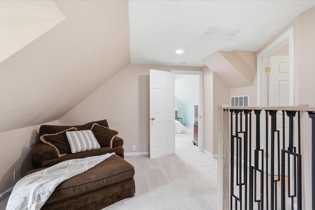 17814 Roosevelt AVENUE, New Berlin, WI 53146