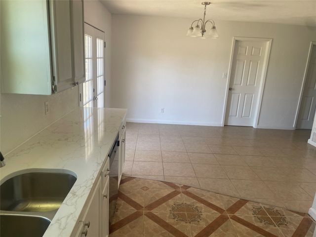 306 S Old Caddo Avenue, Breckenridge, TX 76424