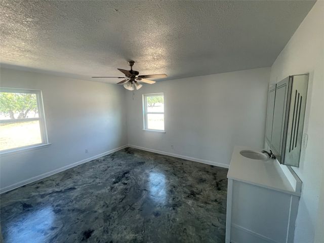 306 S Old Caddo Avenue, Breckenridge, TX 76424