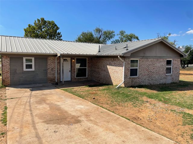 306 S Old Caddo Avenue, Breckenridge, TX 76424