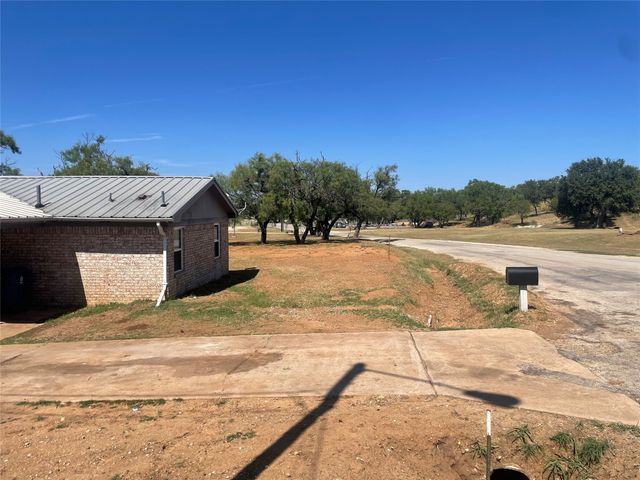 306 S Old Caddo Avenue, Breckenridge, TX 76424