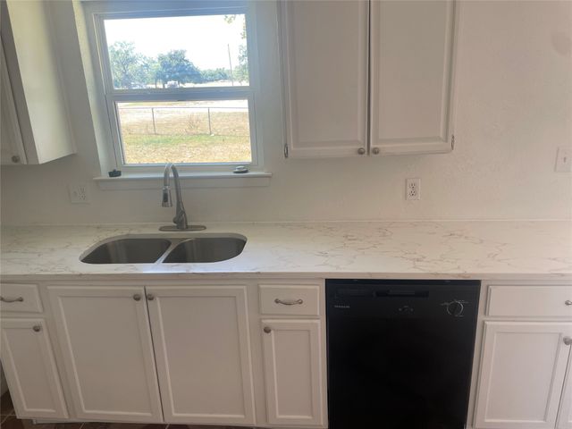 306 S Old Caddo Avenue, Breckenridge, TX 76424