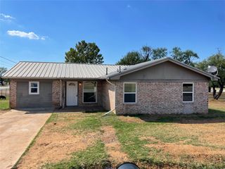 306 S Old Caddo Avenue, Breckenridge, TX 76424