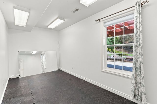 1706 W Wedgewood Ln, Spokane, WA 99208