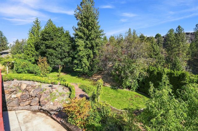 1706 W Wedgewood Ln, Spokane, WA 99208