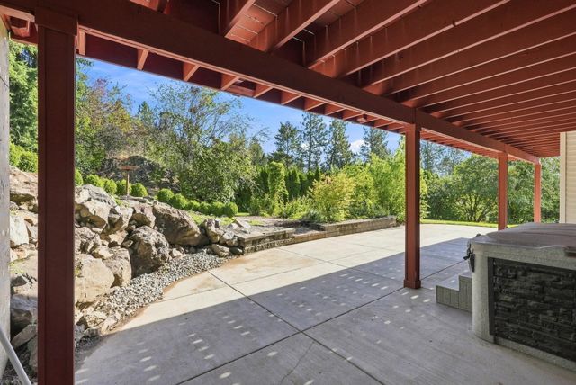 1706 W Wedgewood Ln, Spokane, WA 99208