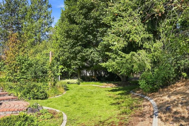 1706 W Wedgewood Ln, Spokane, WA 99208